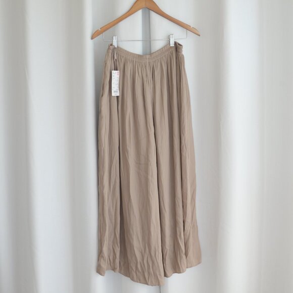 NWT Uniqlo Women's Beige Pleated Wide Leg Pull On Pants Sz L - Picture 2 of 7